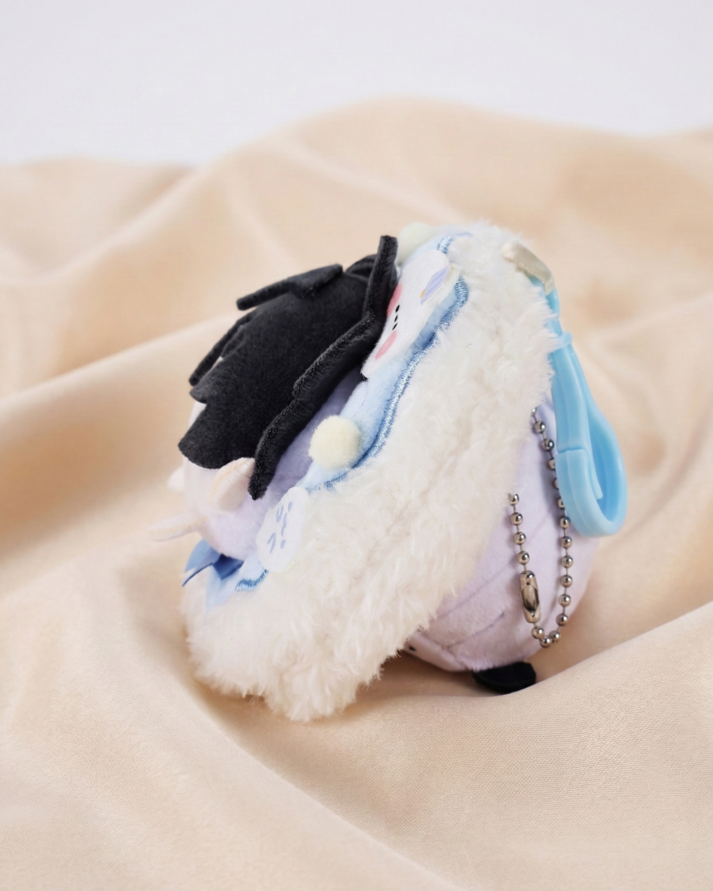 LADS – 10 cm (4 in) Donut Plush Doll · Zayne